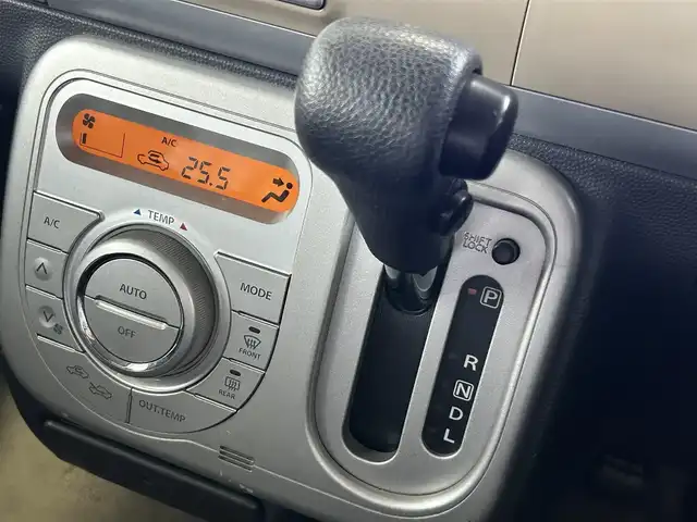 スズキ ラパン X セレクション 福島県 2013(平25)年 10.8万km パールホワイト 登録時走行距離：107992km/ワンオーナー/純正オーディオ/ (CD/AM/FM)/プッシュスタート/シートヒーター/ (D席)/革巻きステアリング/ISOFIX/純正フロアマット/純正14インチAW/ハロゲンヘッドライト/ドアバイザー/電動格納ミラー/ウィンカーミラー/アイドリングストップ/スマートキー/スペアキー×１/保証書/取扱説明書