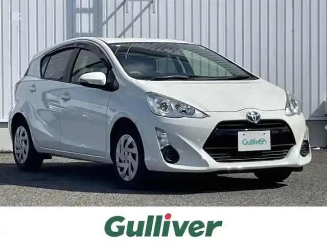 トヨタ アクア G 熊本県 2017(平29)年 6.6万km ライムホワイトパールクリスタルシャイン 純正ナビ/・AM/FM/CD/DVD/BT/・フルセグTV/バックカメラ/トヨタセーフティセンス/・衝突軽減ブレーキ/・レーンキープアシスト/・オートハイビーム/ドライブレコーダー/社外GPSレーダー/ETC/クルーズコントロール/横滑り防止装置/革巻きステアリング/ステアリングスイッチ/ドアバイザー/電動格納ミラー/ウインカーミラー/ヘッドライトレベライザー/純正フロアマット/プッシュスタート/スペアキー