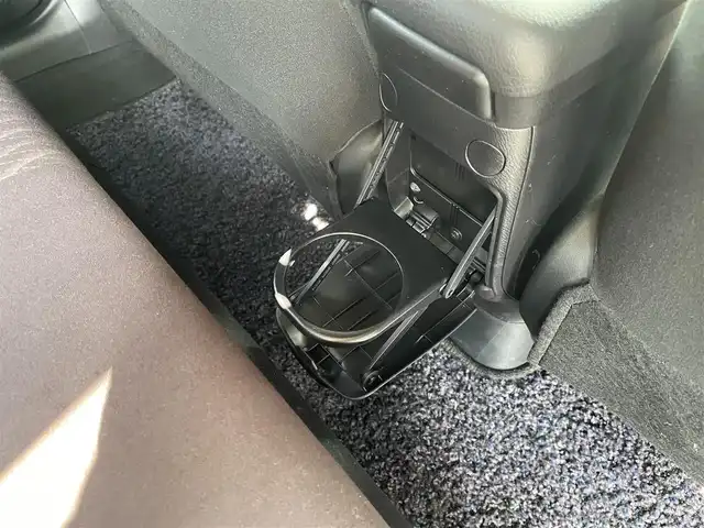 トヨタ アクア G 熊本県 2017(平29)年 6.6万km ライムホワイトパールクリスタルシャイン 純正ナビ/・AM/FM/CD/DVD/BT/・フルセグTV/バックカメラ/トヨタセーフティセンス/・衝突軽減ブレーキ/・レーンキープアシスト/・オートハイビーム/ドライブレコーダー/社外GPSレーダー/ETC/クルーズコントロール/横滑り防止装置/革巻きステアリング/ステアリングスイッチ/ドアバイザー/電動格納ミラー/ウインカーミラー/ヘッドライトレベライザー/純正フロアマット/プッシュスタート/スペアキー