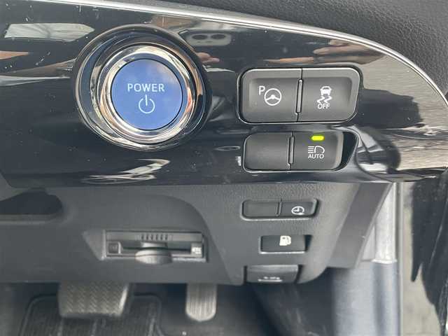 トヨタ プリウス ＰＨＶ S セーフティプラス 静岡県 2018(平30)年 5.9万km アティチュードブラックマイカ ワンオーナー/モデリスタエアロ/純正9インチナビ/フルセグTV/DVD/CD/SD/MSV/BT/バックカメラ/黒革調シートカバー/プリクラッシュセーフティ/レーンキープアシスト/オートハイビーム/レーダークルーズコントロール/クリアランスソナー/前後ドライブレコーダー/ステアリングスイッチ/ステアリングヒーター/前席シートヒーター /社外18インチAW/LEDヘッドライト/LEDフォグライト/ビルトインETC/スマートキー×2/充電ケーブル有り/保証書/R5点検記録簿有