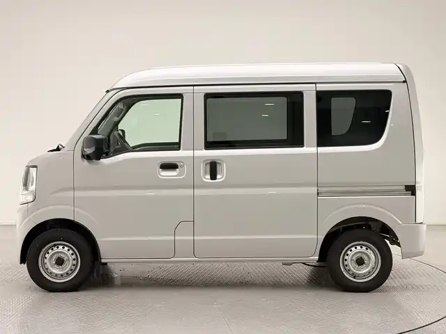 スズキ エブリイ PA 兵庫県 2023(令5)年 0.7万km シルキーシルバーメタリック 両側スライドドア/純正ラバーマット/純正オーディオ/クリアランスソナー/ヘッドライトレベライザー/スズキセーフティサポート/オートライト/オートマチックハイビーム/リアスモークガラス/集中ドアロック/レーンキープアシスト
