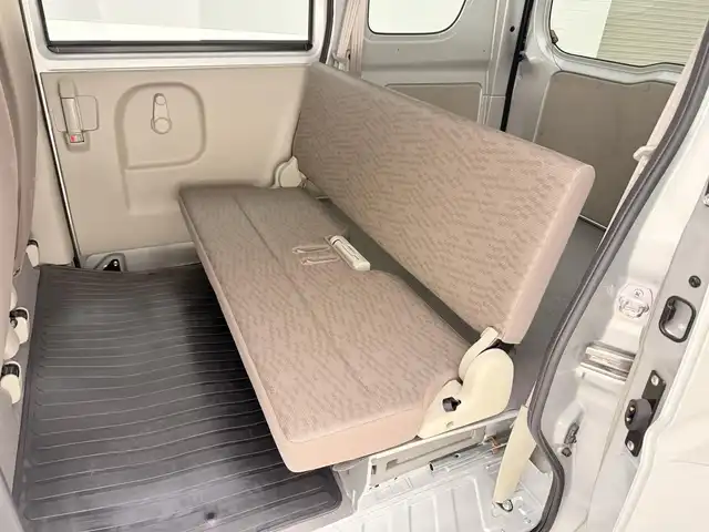 スズキ エブリイ PA 兵庫県 2023(令5)年 0.7万km シルキーシルバーメタリック 両側スライドドア/純正ラバーマット/純正オーディオ/クリアランスソナー/ヘッドライトレベライザー/スズキセーフティサポート/オートライト/オートマチックハイビーム/リアスモークガラス/集中ドアロック/レーンキープアシスト