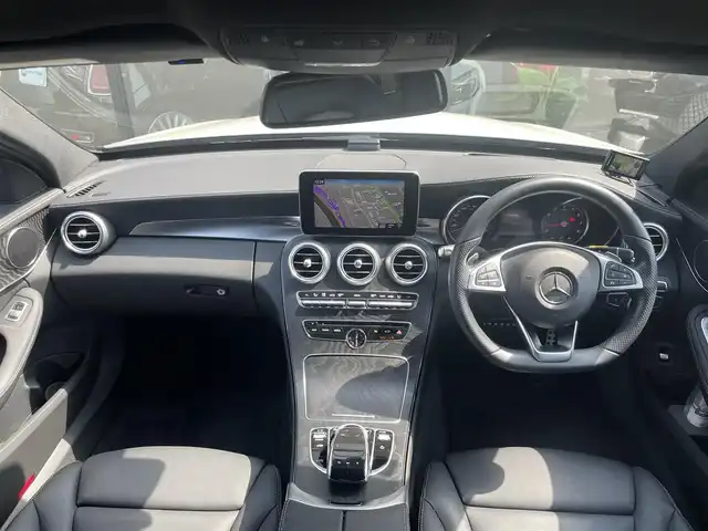 メルセデス・ベンツ Ｃ２００ アバンギャルド AMGライン 千葉県 2017(平29)年 3.8万km ダイヤモンドホワイト レザーエクスクルーシブパッケージ/エアバランスパッケージ/ヘッドアップディスプレイ/ブラックレザーシート/パワーシート/シートヒーター/パワートランク/純正HDDナビ/バックカメラ/地デジ/純正18インチAW/LEDライト/電動チルトステアリング/レーダーセーフティパッケージ
