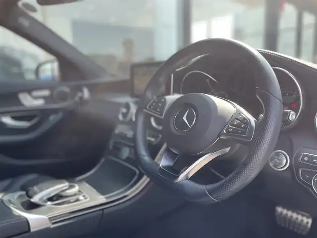 メルセデス・ベンツ Ｃ２００ アバンギャルド AMGライン 千葉県 2017(平29)年 3.8万km ダイヤモンドホワイト レザーエクスクルーシブパッケージ/エアバランスパッケージ/ヘッドアップディスプレイ/ブラックレザーシート/パワーシート/シートヒーター/パワートランク/純正HDDナビ/バックカメラ/地デジ/純正18インチAW/LEDライト/電動チルトステアリング/レーダーセーフティパッケージ
