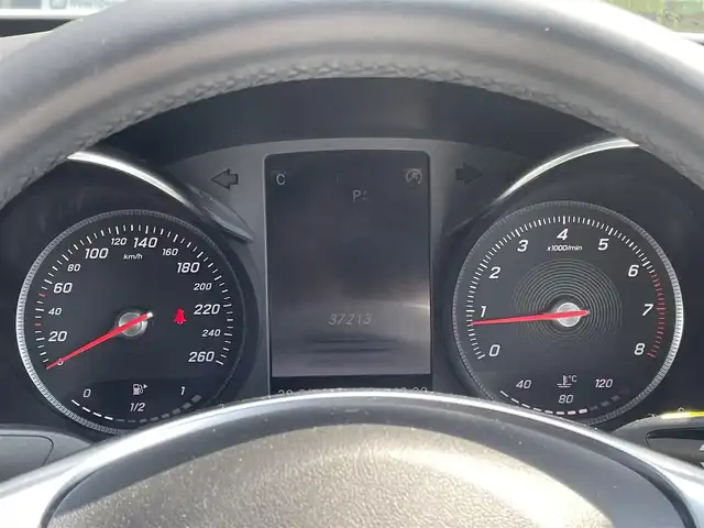 メルセデス・ベンツ Ｃ２００ アバンギャルド AMGライン 千葉県 2017(平29)年 3.8万km ダイヤモンドホワイト レザーエクスクルーシブパッケージ/エアバランスパッケージ/ヘッドアップディスプレイ/ブラックレザーシート/パワーシート/シートヒーター/パワートランク/純正HDDナビ/バックカメラ/地デジ/純正18インチAW/LEDライト/電動チルトステアリング/レーダーセーフティパッケージ