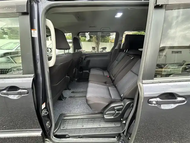 トヨタ ノア Si 東京都 2015(平27)年 4.2万km ダークバイオレットマイカメタリック ワンオーナー/純正9インチナビ/フルセグTV/DVD再生/bluetoothオーディオ/バックカメラ/両側パワースライドドア/純正ビルトインETC/前後ドライブレコーダー/LEDヘッドランプ/純正16インチAW/スマートキー×2/保証書/取扱説明書