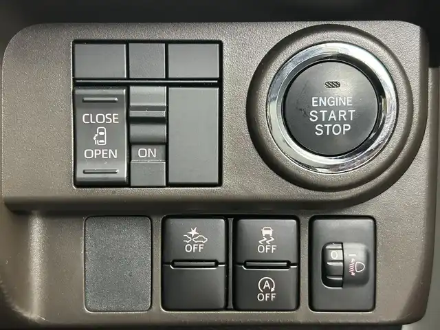 トヨタ ルーミー X 千葉県 2021(令3)年 1.2万km パールホワイトⅢ 禁煙車/トヨタセーフティセンス/片側電動ドア/純正メモリナビ/・型番：NSCN-W68/・CD/AUX/Bluetooth/ワンセグTV/・バックカメラ/純正フロアマット/純正ドアバイザー/純正ホイールキャップ/オートライト/・オートマチックハイビーム/・ハロゲンヘッドライト/・ヘッドライトレベライザー