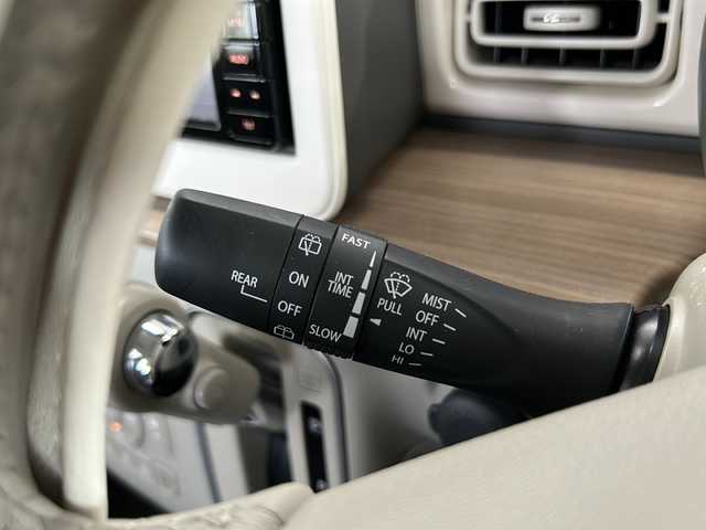 スズキ ラパン X 鹿児島県 2022(令4)年 3.3万km シフォンアイボリーメタリック プッシュスタートボタン/社外ナビ/Panasonic（CN-RZ775W）/アイドリングストップ/シートヒーター/純正アルミホイール14インチ/社外オーディオ/Bluetooth/DVD/CD/オートライト/レーンアシスト/パーキングアシスト/ETC/フルセグ