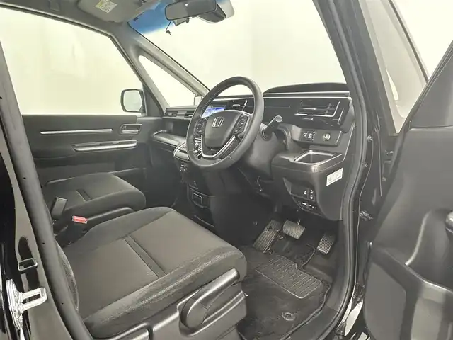 ホンダ ステップワゴン スパーダ eHEV G ホンダS 熊本県 2020(令2)年 5.9万km プレミアムスパークルブラックパール 純正10インチナビVXU-207SWi（ＣＤ・ＤＶＤ・フルセグ・ＢＴ・ＳＤ・ＵＳＢ）/純正11.6インチフリップダウンモニター/バックカメラ　/社外前方ドライブレコーダー　/ビルトインＥＴＣ２．０　/両側パワースライドドア　/ホンダセンシング/・衝突軽減ブレーキ/・アダブティブクルーズコントロール/・先行車発進お知らせ機能/・路外逸脱抑制機能/・レーンキープアシスト/・標識認識システム/・オートマチックハイビーム/横滑り防止/純正フロアマット/純正16インチAW/オートライト/LEDヘッドライト/フォグランプ/スマートキー/プッシュスタート/スペアキー1本