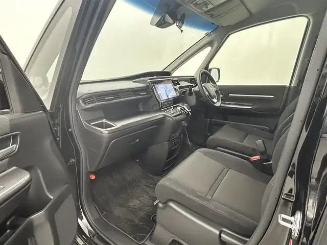 ホンダ ステップワゴン スパーダ eHEV G ホンダS 熊本県 2020(令2)年 5.9万km プレミアムスパークルブラックパール 純正10インチナビVXU-207SWi（ＣＤ・ＤＶＤ・フルセグ・ＢＴ・ＳＤ・ＵＳＢ）/純正11.6インチフリップダウンモニター/バックカメラ　/社外前方ドライブレコーダー　/ビルトインＥＴＣ２．０　/両側パワースライドドア　/ホンダセンシング/・衝突軽減ブレーキ/・アダブティブクルーズコントロール/・先行車発進お知らせ機能/・路外逸脱抑制機能/・レーンキープアシスト/・標識認識システム/・オートマチックハイビーム/横滑り防止/純正フロアマット/純正16インチAW/オートライト/LEDヘッドライト/フォグランプ/スマートキー/プッシュスタート/スペアキー1本