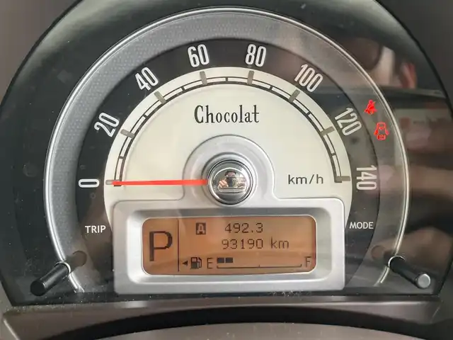 スズキ ラパン ショコラ X 静岡県 2013(平25)年 9.4万km シャンパンピンクPM エンジンスタートボタン/スマートキー/パワーステアリング/パワーウィンドウ/アイドリングストップ/オートエアコン/ETC/USB入力端子/ドライブレコーダー/ベンチシート/メモリナビ（CD.DVD.BT.ワンセグ）/純正フロアマット/ABS/盗難防止装置/オートライト/Wエアバック