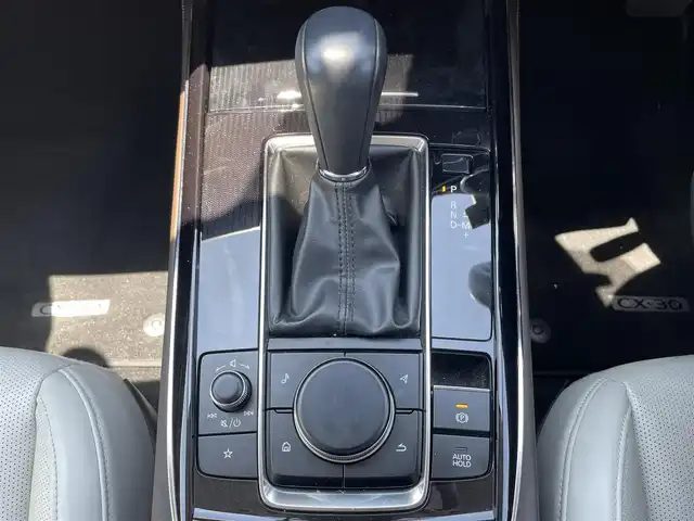 マツダ ＣＸ－３０ XD Lパッケージ 千葉県 2022(令4)年 3万km ソウルレッドクリスタルM ワンオーナー/i-ACTIVSENSE/・スマートブレーキサポート/・レーンキープアシスト/・ブラインドスポットモニタリング/・側方接近車両検知/・車線逸脱警報システム/・オートハイビーム/8.8インチマツダコネクト/CD DVD BT HDMI フルセグ/全方位カメラ/パワーバックドア/レーダークルーズコントロール/LEDオートライト/レザーシート/メモリ付きパワーシート/前席シートヒーター/ステアリングヒーター/純正18インチアルミホイール/ヘッドアップディスプレイ/プッシュスタート/スマートキー/ETC