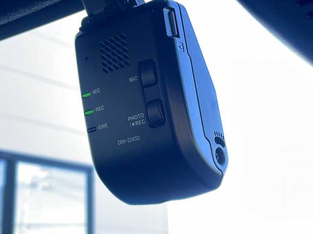 ホンダ Ｎ ＢＯＸ カスタム 山口県 2024(令6)年 0.3万km クリスタルブラックパール 純正ディスプレイオーディオ/・Bluetooth接続/・バックカメラ/ドライブレコーダー/Honda SENSING/・衝突軽減ブレーキ/・踏み間違い衝突軽減システム/・急アクセル抑制機能/・路外逸脱抑制機能/・歩行者事故低減ステアリング/・アダプティブクルーズコントロール/・車線維持支援システム/・先行車発進お知らせ機能/・標識認識機能/USB入力端子/純正フロアマット/スマートキー/プッシュスタート/スペアキー1本/シートヒーター/チップアップシート/片側パワースライドドア/純正LEDライト/純正14インチアルミホイール/ドアバイザー/保証書