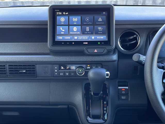 ホンダ Ｎ ＢＯＸ カスタム 山口県 2024(令6)年 0.3万km クリスタルブラックパール 純正ディスプレイオーディオ/・Bluetooth接続/・バックカメラ/ドライブレコーダー/Honda SENSING/・衝突軽減ブレーキ/・踏み間違い衝突軽減システム/・急アクセル抑制機能/・路外逸脱抑制機能/・歩行者事故低減ステアリング/・アダプティブクルーズコントロール/・車線維持支援システム/・先行車発進お知らせ機能/・標識認識機能/USB入力端子/純正フロアマット/スマートキー/プッシュスタート/スペアキー1本/シートヒーター/チップアップシート/片側パワースライドドア/純正LEDライト/純正14インチアルミホイール/ドアバイザー/保証書