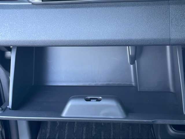ホンダ Ｎ ＢＯＸ カスタム 山口県 2024(令6)年 0.3万km クリスタルブラックパール 純正ディスプレイオーディオ/・Bluetooth接続/・バックカメラ/ドライブレコーダー/Honda SENSING/・衝突軽減ブレーキ/・踏み間違い衝突軽減システム/・急アクセル抑制機能/・路外逸脱抑制機能/・歩行者事故低減ステアリング/・アダプティブクルーズコントロール/・車線維持支援システム/・先行車発進お知らせ機能/・標識認識機能/USB入力端子/純正フロアマット/スマートキー/プッシュスタート/スペアキー1本/シートヒーター/チップアップシート/片側パワースライドドア/純正LEDライト/純正14インチアルミホイール/ドアバイザー/保証書