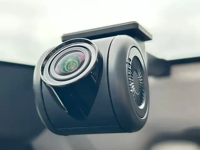 ダイハツ ロッキー プレミアム G HEV 静岡県 2025(令7)年 0.5万km シャイニングホワイトパール 純正7インチナビ/（FM/AM/CD/DVD/Bluetooth/SD/USB）/フルセグTV/全周囲カメラ/ドラレコ前後/コーナーセンサー前後/ETC車載器/オートライト/オートハイビーム/追従クルーズコントロール/パーキングアシスト/前席シートヒーター/純正フロアマット/純正17AW