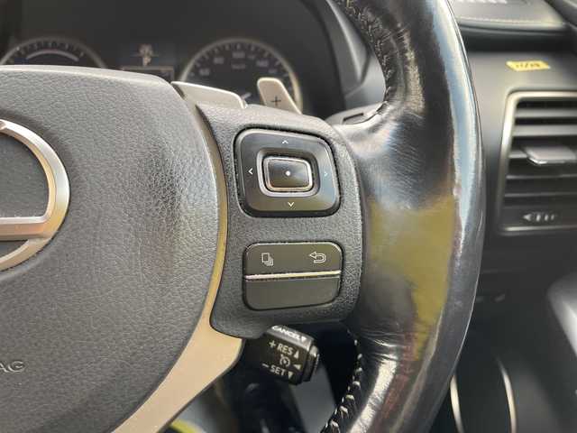 レクサス ＮＸ 300h Iパッケージ 石川県 2016(平28)年 8.8万km パール 純正ナビ　フルセグＴＶ　バックカメラ　ＬＥＤヘッドライト　ハンドルヒーター　パワーシート　スマートキー　ＥＴＣ　純正アルミホイール　クルーズコントロール　コーナーセンサー　保証書