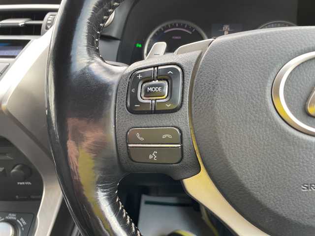 レクサス ＮＸ 300h Iパッケージ 石川県 2016(平28)年 8.8万km パール 純正ナビ　フルセグＴＶ　バックカメラ　ＬＥＤヘッドライト　ハンドルヒーター　パワーシート　スマートキー　ＥＴＣ　純正アルミホイール　クルーズコントロール　コーナーセンサー　保証書