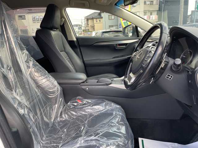 レクサス ＮＸ 300h Iパッケージ 石川県 2016(平28)年 8.8万km パール 純正ナビ　フルセグＴＶ　バックカメラ　ＬＥＤヘッドライト　ハンドルヒーター　パワーシート　スマートキー　ＥＴＣ　純正アルミホイール　クルーズコントロール　コーナーセンサー　保証書