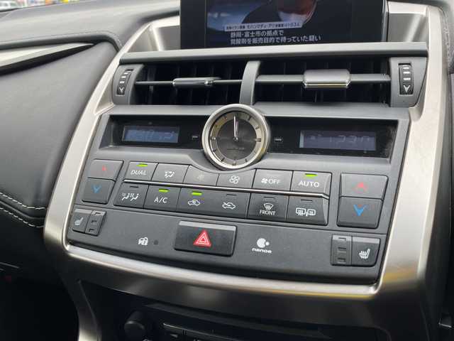 レクサス ＮＸ 300h Iパッケージ 石川県 2016(平28)年 8.8万km パール 純正ナビ　フルセグＴＶ　バックカメラ　ＬＥＤヘッドライト　ハンドルヒーター　パワーシート　スマートキー　ＥＴＣ　純正アルミホイール　クルーズコントロール　コーナーセンサー　保証書