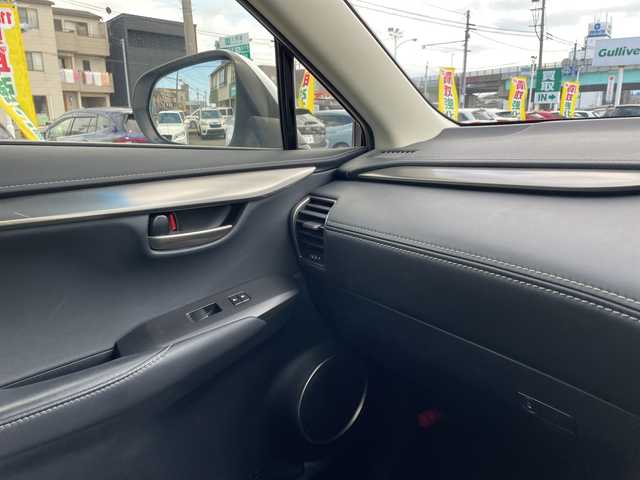 レクサス ＮＸ 300h Iパッケージ 石川県 2016(平28)年 8.8万km パール 純正ナビ　フルセグＴＶ　バックカメラ　ＬＥＤヘッドライト　ハンドルヒーター　パワーシート　スマートキー　ＥＴＣ　純正アルミホイール　クルーズコントロール　コーナーセンサー　保証書