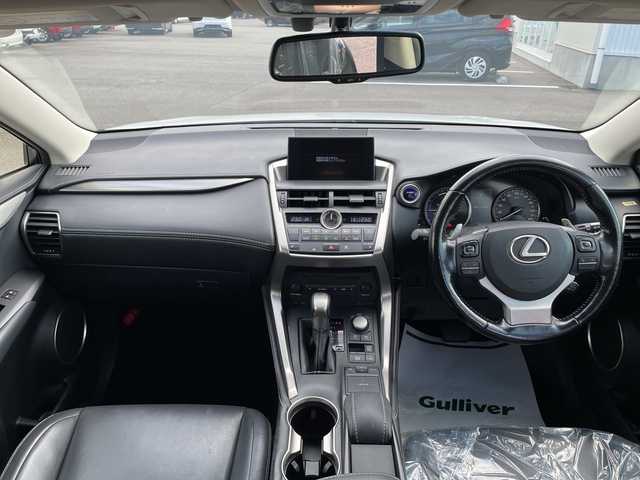 レクサス ＮＸ 300h Iパッケージ 石川県 2016(平28)年 8.8万km パール 純正ナビ　フルセグＴＶ　バックカメラ　ＬＥＤヘッドライト　ハンドルヒーター　パワーシート　スマートキー　ＥＴＣ　純正アルミホイール　クルーズコントロール　コーナーセンサー　保証書