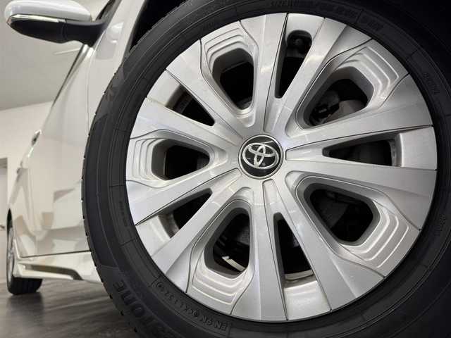 トヨタ プリウス SセーフティプラスⅡ 三重県 2022(令4)年 5.1万km プラチナホワイトパールマイカ ハイブリッド/FF/インパネCVT/純正 7インチナビ NSLN-W68/（AM/FM/AUX/Bluetooth）/バックガイドモニター/社外フルエアロ/ドライブレコーダー 前方/ビルトインETC/Toyota Safety Sense/●プリクラッシュセーフティ/●レーントレーシングアシスト/●レーダークルコン（全車速追従機能付）/●オートハイビーム/●ロードサインアシスト/ブラインドスポットモニター［BSM］/リヤクロストラフィックアラート［RCTA］/・インテリジェントクリアランスソナー［パーキングサポートブレーキ（静止物）］/装備/・オートエアコン/・オートライト/・LEDヘッドランプ/LEDフロントフォグランプ・アクセサリーランプ/オートワイパー（雨滴感応式）/ヒーター付ドアミラー（ウインカーランプ付）/自動防眩インナーミラー/「ナノイー」/・アクセサリーコンセント（2ヶ・AC100V・1500W/非常時給電システム付）/・ステアリングスイッチ/・プッシュスタート/・純正15inAW（ホイールキャップ付）/・保/取/ナビ取/・【OP】応急用スペアタイヤ/など/…セーフティプラスII特別装備