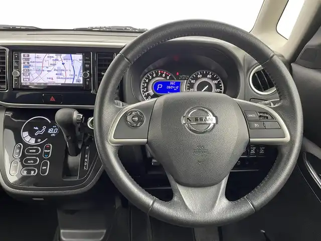 日産 デイズ ルークス ハイウェイスター Gターボ 岡山県 2018(平30)年 6.1万km チタニウムグレーメタリック 純正ナビ（MM318D-W）/・FM/AM/Bluetooth/フルセグ/CD/DVD/アラウンドビューモニター/両側パワースライドドア/エマージェンシーブレーキ/車線逸脱警報/オートハイビーム/クルーズコントロール/ETC/ドライブレコーダー/リアサーキュレーター/シートバックテーブル/後席サンシェイド/LEDヘッドライト/純正15インチアルミ/純正フロアマット