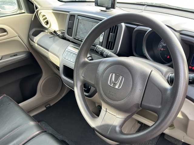 ホンダ Ｎ ＯＮＥ スタンダード ツアラー 埼玉県 2013(平25)年 13.4万km ミラノレッド 純正ナビ/CD/FM/AM/SD/AUX/ETC　/前後ドラレコ　/ワンオーナー　/皮シートカバー　/純正フロア　/TRC　/Pミラー　/プッシュスタート　/レーダー探知機/社外スタッドレス4本