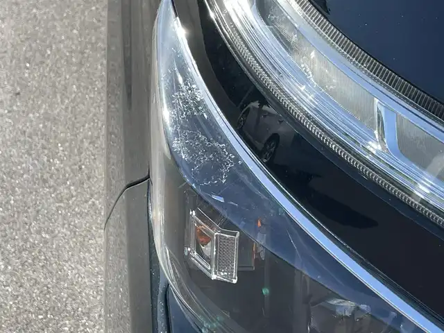 トヨタ ヴォクシー ハイブリッド ZS 煌Ⅱ 岡山県 2019(令1)年 9.9万km イナズマスパーキングブラックガラスフレーク 登録時走行距離　98242km/禁煙車/純正10インチナビ(型番:NSZN-Z68T)/　(CD/DVD/フルセグTV/Bluetooth)/バックカメラ/クルーズコントロール/衝突被害軽減システム/車線逸脱警報（レーンキープアシスト）/コーナーセンサー/両側パワースライドドア/シートヒーター(D・N席)/革巻きステアリング/ステアリングスイッチ/純正LEDヘッドライト/フォグライト/オートライト/プッシュスタート/スマートキー/アイドリングストップ/純正アルミホイール 16インチ/ドアバイザー/ウインカーミラー/電動格納ミラー/オートリトラミラー/純正フロアマット/横滑防止装置/盗難防止装置