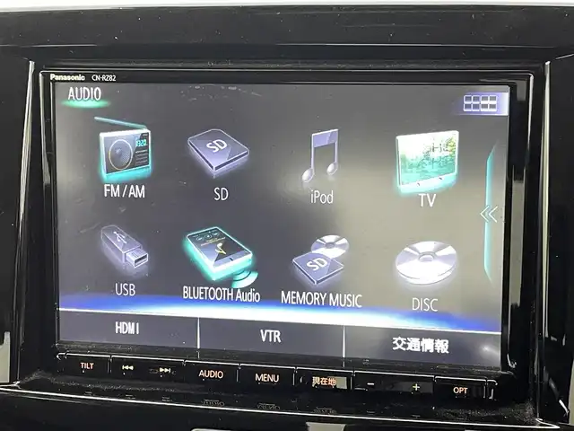 スズキ ソリオ バンディット HV MV Dカメラ ブレーキS 熊本県 2016(平28)年 6.4万km ピュアホワイトP ワンオーナー/純正8インチナビCN-RZ82/(CD/DVD/BT/フルセグ/USB)/バックカメラ/衝突軽減ブレーキ/レーンキープアシスト/両側パワースライドドア/運転席シートヒーター/クルーズコントロール/ビルトインETC/アイドリングストップ/横滑り防止/オートライト/フォグランプ/LEDヘッドライト/スマートキー/プッシュスタート/スペアキー1本/保証書