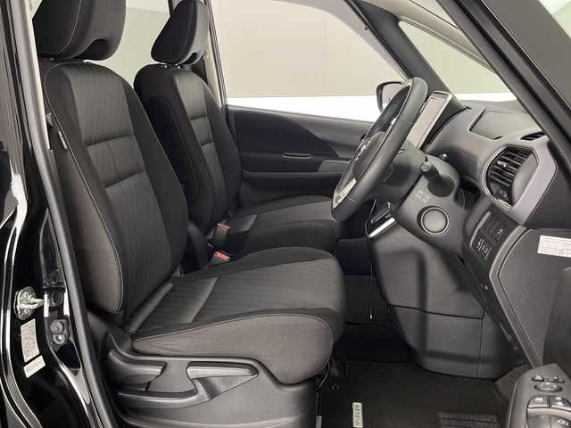 日産 セレナ ハイウェイスター V 宮崎県 2020(令2)年 5.6万km ダイヤモンドブラック 純正９型SDナビ(フルセグTV/CD/DVD/BT)/アラウンドビューモニター/フリップダウンモニター/エマージェンシーブレーキ/コーナーセンサー/BSM/クルコン/両側パワスラ/ドラレコ/ETC/HDMI/USBポート/純正LEDヘッドライト/純正16インチアルミホイル/純正フロアマット/プッシュスタート/スマートキー