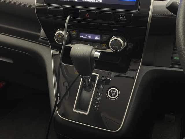日産 セレナ ハイウェイスター V 宮崎県 2020(令2)年 5.6万km ダイヤモンドブラック 純正９型SDナビ(フルセグTV/CD/DVD/BT)/アラウンドビューモニター/フリップダウンモニター/エマージェンシーブレーキ/コーナーセンサー/BSM/クルコン/両側パワスラ/ドラレコ/ETC/HDMI/USBポート/純正LEDヘッドライト/純正16インチアルミホイル/純正フロアマット/プッシュスタート/スマートキー