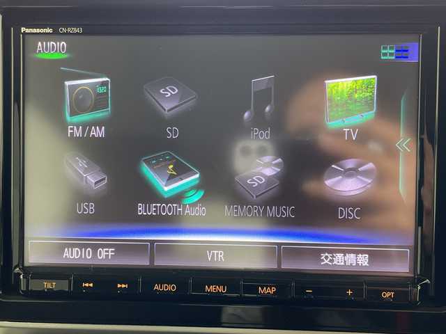スズキ スペーシア ギア HYBRID XZ 岐阜県 2019(平31)年 1.1万km オフブルーメタリック/ガンメタリック2トーンルーフ 社外8インチSDナビ（CN-RZ843）/フルセグ/BT/DVD/USB/全方位モニター/スズキセーフティサポート/・デュアルカメラブレーキサポート/・車線逸脱警報/・全方位モニター/ヘッドアップディスプレイ/純正ドライブレコーダー/コーナーセンサー/合皮シート/前席シートヒーター/シートバックテーブル/両側パワースライドドア/ルーフレール/LEDオートライト/オートマチックハイビーム/フォグランプ/純正14インチAW/プッシュスタート