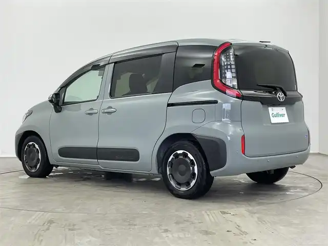 トヨタ シエンタ Z 埼玉県 2024(令6)年 0.6万km アーバンカーキ 純正１０．５ディスプレイオーディオ　パノラミックビューモニター　ＢＳＭ　ビルトインＥＴＣ２．０　ドライブレコーダー　セーフティセンス　シートヒーター　ステアリングヒーター　ＬＥＤヘッドライト　地デジ