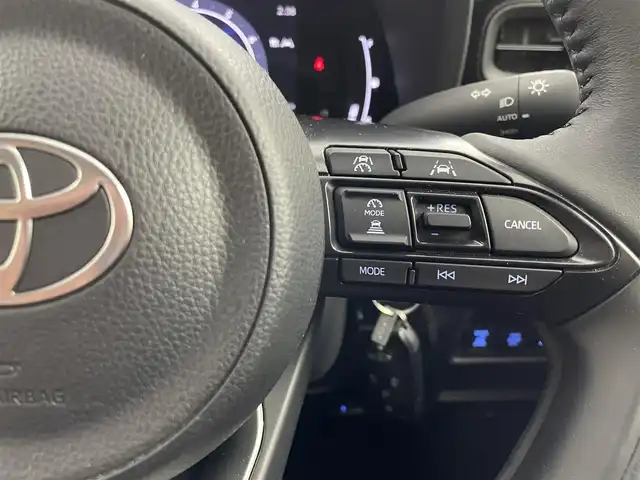 トヨタ シエンタ Z 埼玉県 2024(令6)年 0.6万km アーバンカーキ 純正１０．５ディスプレイオーディオ　パノラミックビューモニター　ＢＳＭ　ビルトインＥＴＣ２．０　ドライブレコーダー　セーフティセンス　シートヒーター　ステアリングヒーター　ＬＥＤヘッドライト　地デジ