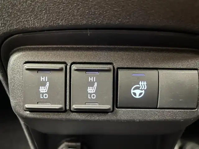トヨタ シエンタ Z 埼玉県 2024(令6)年 0.6万km アーバンカーキ 純正１０．５ディスプレイオーディオ　パノラミックビューモニター　ＢＳＭ　ビルトインＥＴＣ２．０　ドライブレコーダー　セーフティセンス　シートヒーター　ステアリングヒーター　ＬＥＤヘッドライト　地デジ