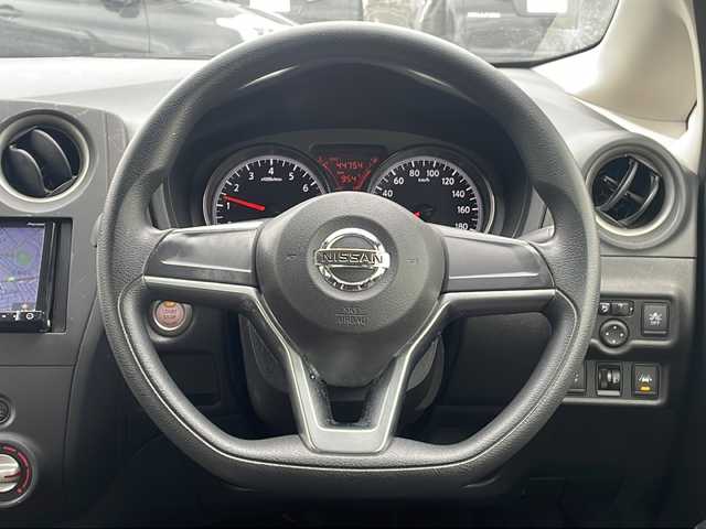 日産 ノート X 沖縄県 2018(平30)年 4.5万km インペリアルアンバーP ナビ・Bluetooth・CD・DVD/バックカメラ/ETC/ドライブレコーダー/オートライト/レーンキープアシスト/衝突軽減システム/ウィンカードアミラー/スマートキー