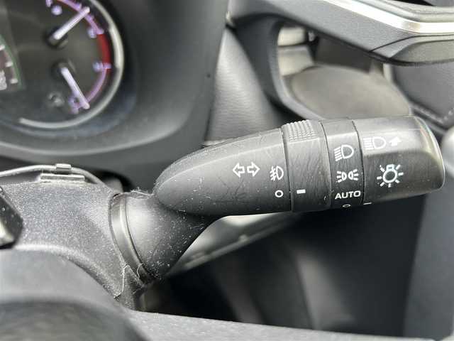 トヨタ ＲＡＶ４ G 埼玉県 2019(令1)年 5.4万km ホワイトパールクリスタルシャイン ４WD/純正メモリナビ（フルセグTV/FM/AM/Bluetooth）/バックカメラ/トヨタセーフティセンス/・プリクラッシュセーフティ/・レーンキープアシスト/・オートマチックハイビーム/・レーダークルーズコントロール/・ブラインドスポットモニター/ビルトインＥＴＣ2.0/純正ドライブレコーダー/電動リアゲート/レザーシート/D席N席シートヒーター/Ｄ席メモリー付パワーシート/純正ドアバイザー/17インチAW/MTモード付AT/革巻きステアリング/ステアリングスイッチ/電子パーキングブレーキ/オートライト/Pスタート/スマートキー/純正AW車載/車両/ナビ取扱説明書/保証書