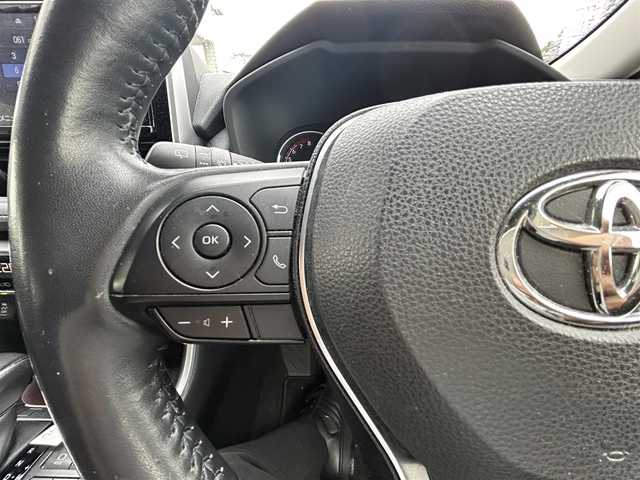 トヨタ ＲＡＶ４ G 埼玉県 2019(令1)年 5.4万km ホワイトパールクリスタルシャイン ４WD/純正メモリナビ（フルセグTV/FM/AM/Bluetooth）/バックカメラ/トヨタセーフティセンス/・プリクラッシュセーフティ/・レーンキープアシスト/・オートマチックハイビーム/・レーダークルーズコントロール/・ブラインドスポットモニター/ビルトインＥＴＣ2.0/純正ドライブレコーダー/電動リアゲート/レザーシート/D席N席シートヒーター/Ｄ席メモリー付パワーシート/純正ドアバイザー/17インチAW/MTモード付AT/革巻きステアリング/ステアリングスイッチ/電子パーキングブレーキ/オートライト/Pスタート/スマートキー/純正AW車載/車両/ナビ取扱説明書/保証書