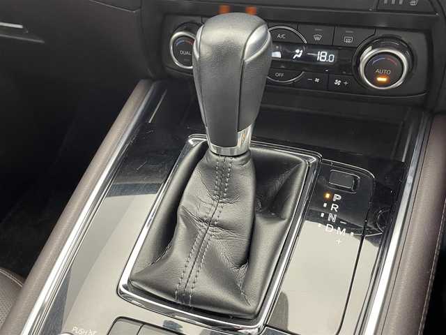 マツダ ＣＸ－８ XD Lパッケージ 滋賀県 2018(平30)年 6.9万km スノーフレイクホワイトパールマイカ 禁煙車/純正ナビ/CD.DVD.Bluetooth.フルセグ/全方位カメラ/衝突軽減ブレーキ/レーダークルーズコントロール/クリアランスソナー/ビルトインETC/オートライト/LEDヘッドライト/レザーシート/1.2列目シートヒーター/前席パワーシート/電動リアゲート/ヘッドアップディスプレイ/電子パーキング/オートブレーキホールド/BOSEサウンド