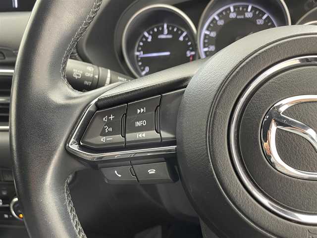 マツダ ＣＸ－８ XD Lパッケージ 滋賀県 2018(平30)年 6.9万km スノーフレイクホワイトパールマイカ 禁煙車/純正ナビ/CD.DVD.Bluetooth.フルセグ/全方位カメラ/衝突軽減ブレーキ/レーダークルーズコントロール/クリアランスソナー/ビルトインETC/オートライト/LEDヘッドライト/レザーシート/1.2列目シートヒーター/前席パワーシート/電動リアゲート/ヘッドアップディスプレイ/電子パーキング/オートブレーキホールド/BOSEサウンド