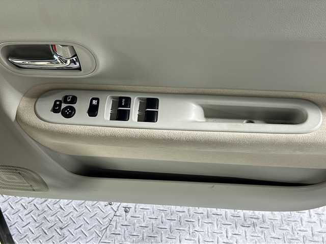 スズキ ラパン X 沖縄県 2016(平28)年 8.5万km シフォンアイボリーメタリック 禁煙車　/県外仕入れ　/８インチ社外ナビ/【ＣＤ／ＤＶＤ／フルセグＴＶ／ＢＴ】　/ＥＴＣ　/Ｄ席シートヒーター/横滑り防止装置　/衝突被害軽減システム/１４インチ純正アルミ　/オートライト　　/スマートキー