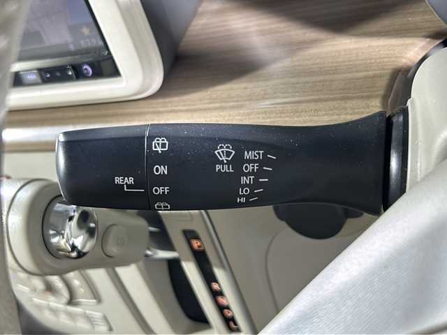 スズキ ラパン X 沖縄県 2016(平28)年 8.5万km シフォンアイボリーメタリック 禁煙車　/県外仕入れ　/８インチ社外ナビ/【ＣＤ／ＤＶＤ／フルセグＴＶ／ＢＴ】　/ＥＴＣ　/Ｄ席シートヒーター/横滑り防止装置　/衝突被害軽減システム/１４インチ純正アルミ　/オートライト　　/スマートキー