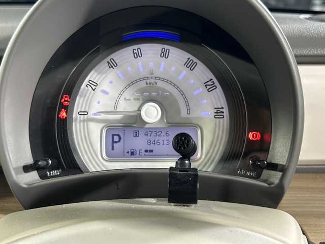 スズキ ラパン X 沖縄県 2016(平28)年 8.5万km シフォンアイボリーメタリック 禁煙車　/県外仕入れ　/８インチ社外ナビ/【ＣＤ／ＤＶＤ／フルセグＴＶ／ＢＴ】　/ＥＴＣ　/Ｄ席シートヒーター/横滑り防止装置　/衝突被害軽減システム/１４インチ純正アルミ　/オートライト　　/スマートキー