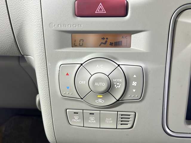 スズキ ラパン X 沖縄県 2016(平28)年 8.5万km シフォンアイボリーメタリック 禁煙車　/県外仕入れ　/８インチ社外ナビ/【ＣＤ／ＤＶＤ／フルセグＴＶ／ＢＴ】　/ＥＴＣ　/Ｄ席シートヒーター/横滑り防止装置　/衝突被害軽減システム/１４インチ純正アルミ　/オートライト　　/スマートキー