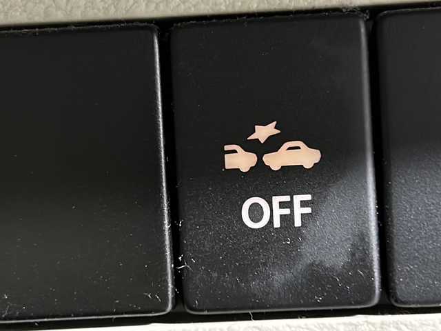 スズキ ラパン X 沖縄県 2016(平28)年 8.5万km シフォンアイボリーメタリック 禁煙車　/県外仕入れ　/８インチ社外ナビ/【ＣＤ／ＤＶＤ／フルセグＴＶ／ＢＴ】　/ＥＴＣ　/Ｄ席シートヒーター/横滑り防止装置　/衝突被害軽減システム/１４インチ純正アルミ　/オートライト　　/スマートキー