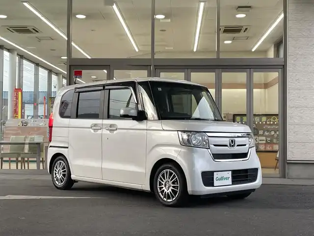 ホンダ Ｎ ＢＯＸ G L ターボ ホンダセンシング 埼玉県 2019(令1)年 4.2万km プラチナホワイトパール 禁煙車/Honda SENSING/純正メモリナビ/　　Bluetooth/CD/iPod/バックカメラ/両側パワースライドドア/アダプティブクルーズコントロール/LEDオートライト、オートハイビーム/アイドリングストップ/パドルシフト/充電用USBジャック/ロールサンシェイド(リアドア)/横滑り防止装置/車線維持支援システム/スペアキー/取扱説明書/保証書/純正夏タイヤ積込