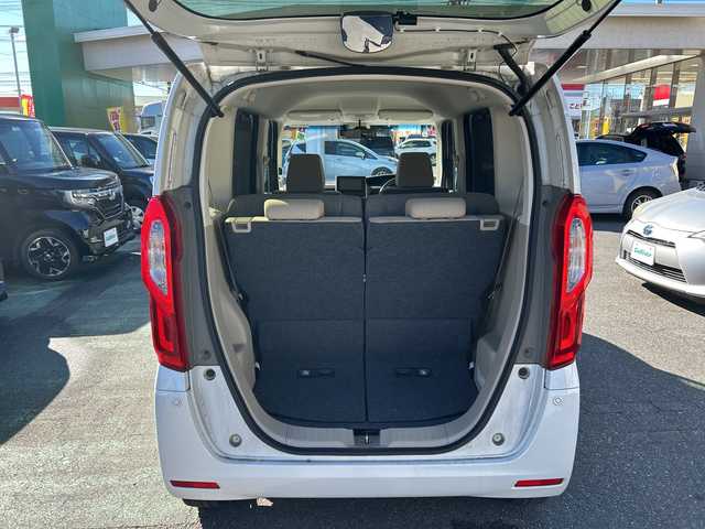 ホンダ Ｎ ＢＯＸ G L ターボ ホンダセンシング 埼玉県 2019(令1)年 4.2万km プラチナホワイトパール 禁煙車/Honda SENSING/純正メモリナビ/　　Bluetooth/CD/iPod/バックカメラ/両側パワースライドドア/アダプティブクルーズコントロール/LEDオートライト、オートハイビーム/アイドリングストップ/パドルシフト/充電用USBジャック/ロールサンシェイド(リアドア)/横滑り防止装置/車線維持支援システム/スペアキー/取扱説明書/保証書/純正夏タイヤ積込