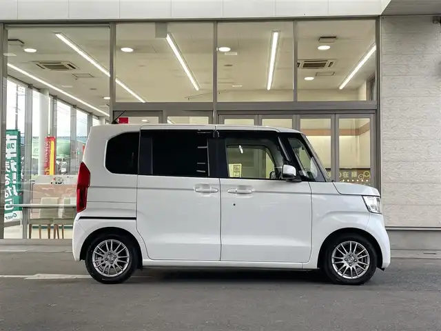 ホンダ Ｎ ＢＯＸ G L ターボ ホンダセンシング 埼玉県 2019(令1)年 4.2万km プラチナホワイトパール 禁煙車/Honda SENSING/純正メモリナビ/　　Bluetooth/CD/iPod/バックカメラ/両側パワースライドドア/アダプティブクルーズコントロール/LEDオートライト、オートハイビーム/アイドリングストップ/パドルシフト/充電用USBジャック/ロールサンシェイド(リアドア)/横滑り防止装置/車線維持支援システム/スペアキー/取扱説明書/保証書/純正夏タイヤ積込